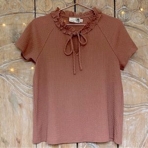 Anthropologie Everleigh Keyhole Ruffled Short Sleeve Blouse in Mauve Size Small